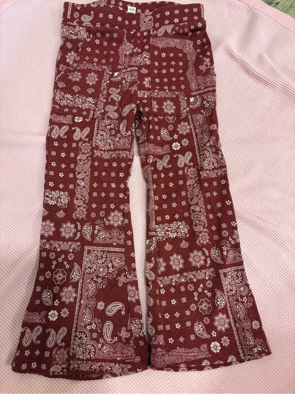 Jessica Simpson Maroon Bandana-Print Flared Leggings